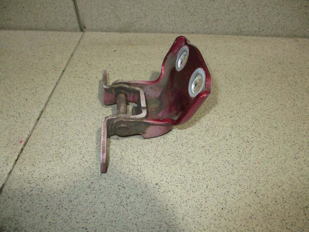 Петля двери задней правой нижняя, 500 рублей, Пермь