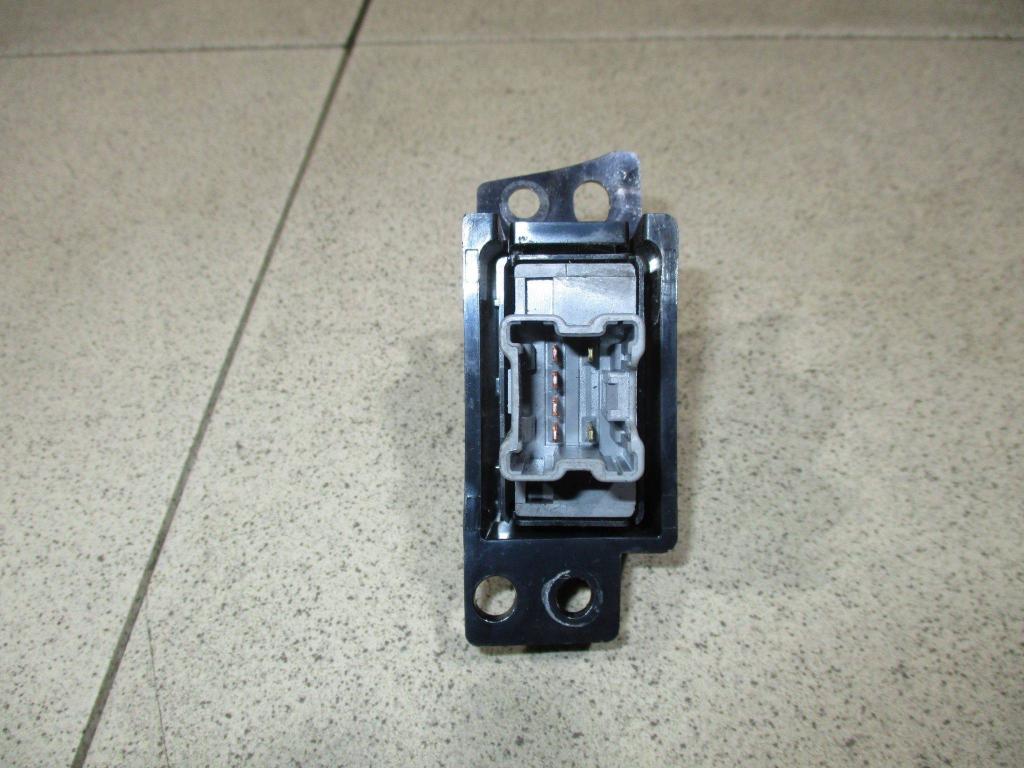 Кнопка обогрева сидений, 700 рублей, Пермь