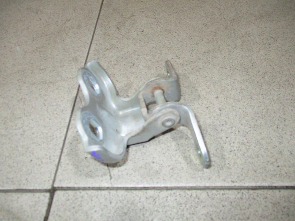 Петля двери передней левой нижняя, 500 рублей, Пермь