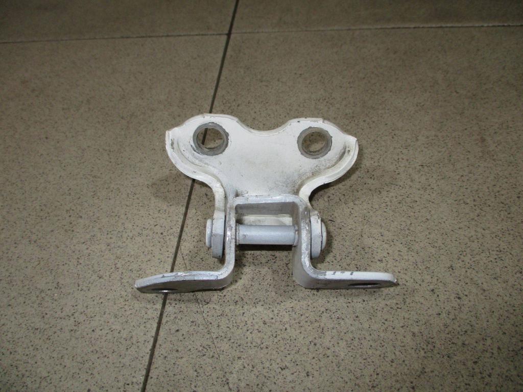 Петля двери задней правой верхняя, 1000 рублей, Пермь