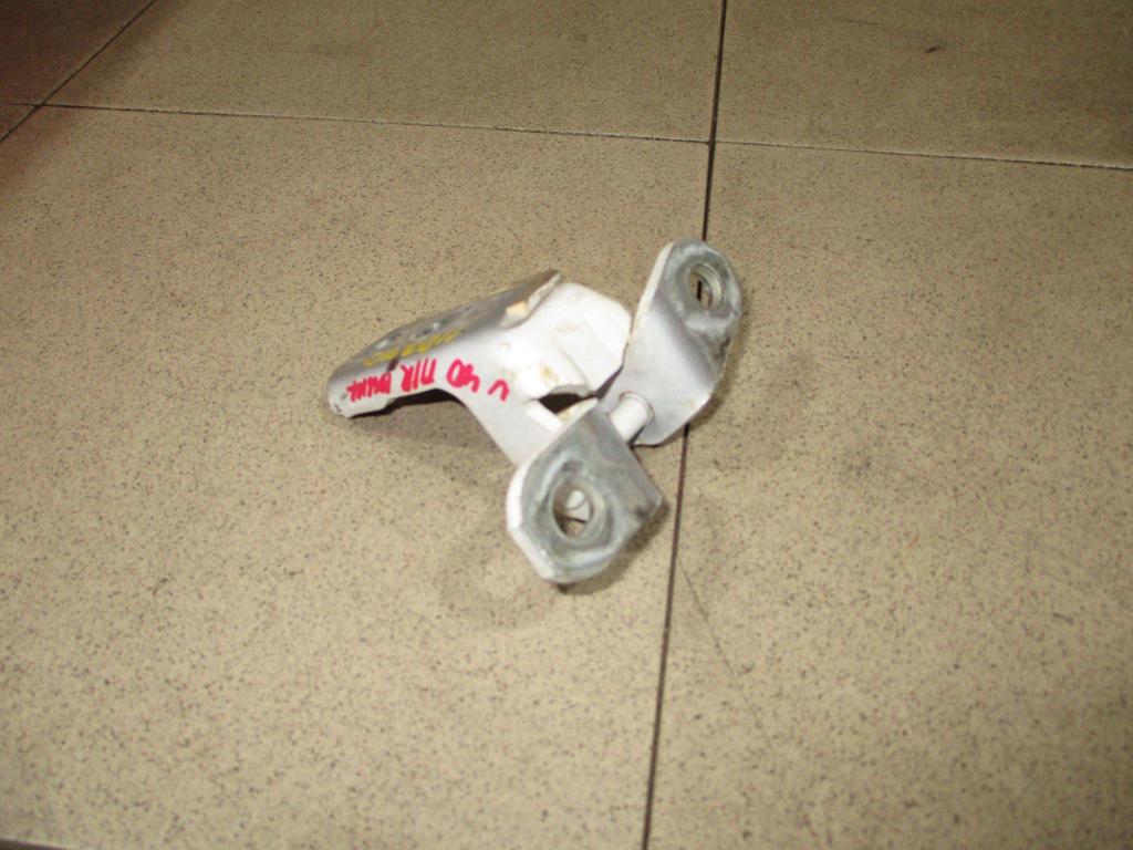 Петля двери передней правой верхняя, 1000 рублей, Пермь