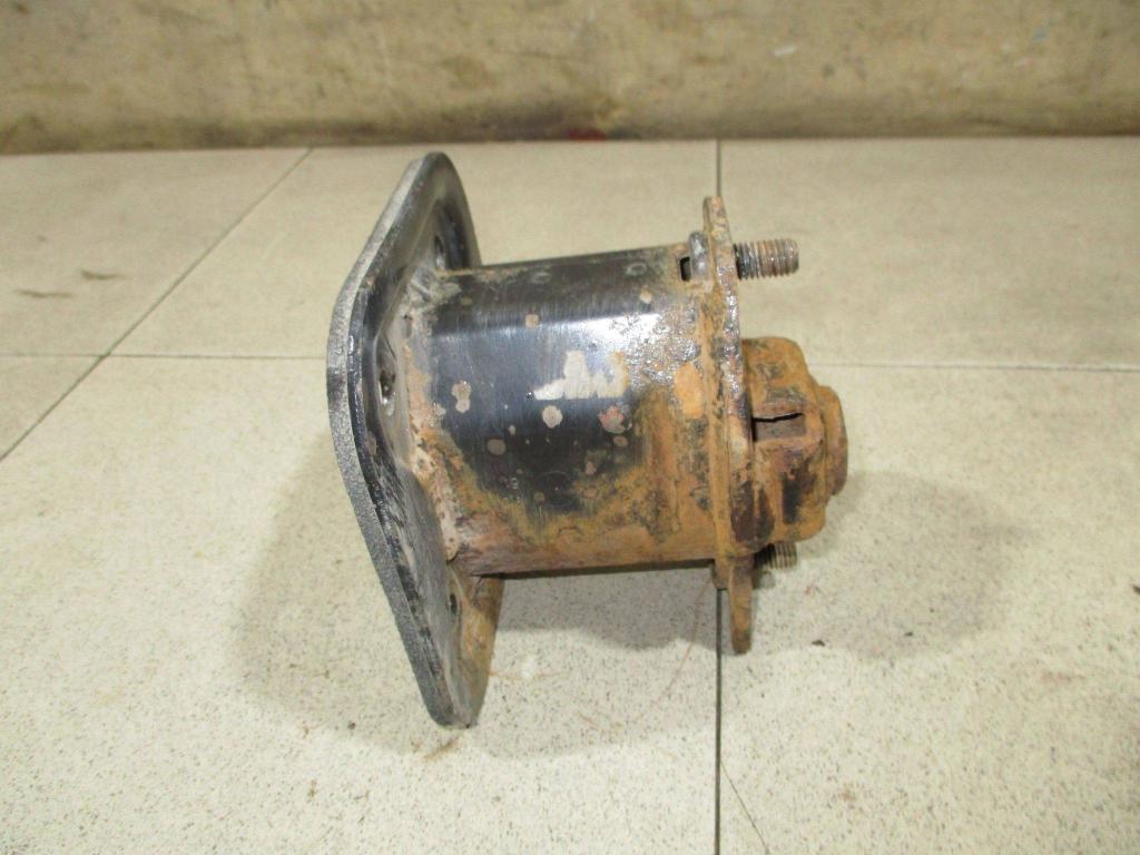 Кронштейн усилителя заднего бампера правый, 1000 рублей, Пермь