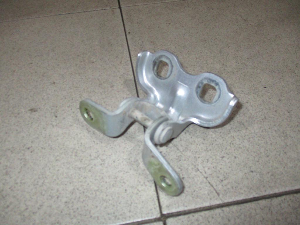 Петля двери задней правой нижняя, 500 рублей, Пермь