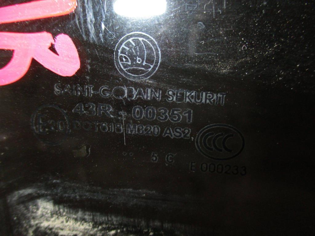 Стекло двери задней правой, 1000 рублей, Пермь