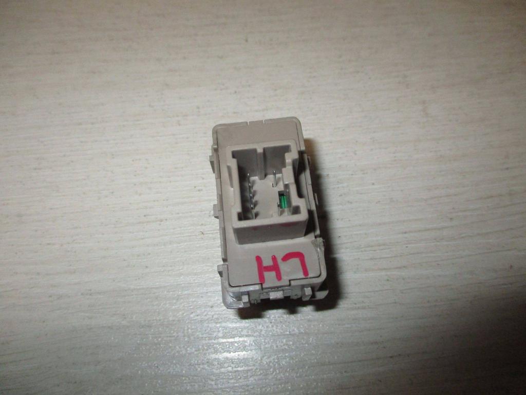 Кнопка обогрева сидений, 1000 рублей, Пермь