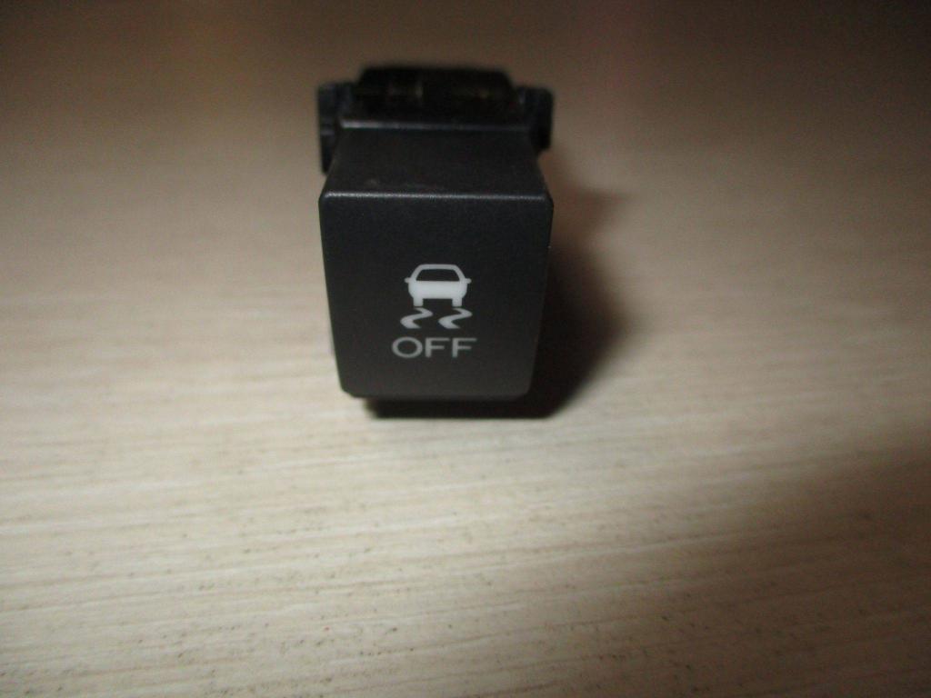 Кнопка антипробуксовочной системы, 500 рублей, Пермь