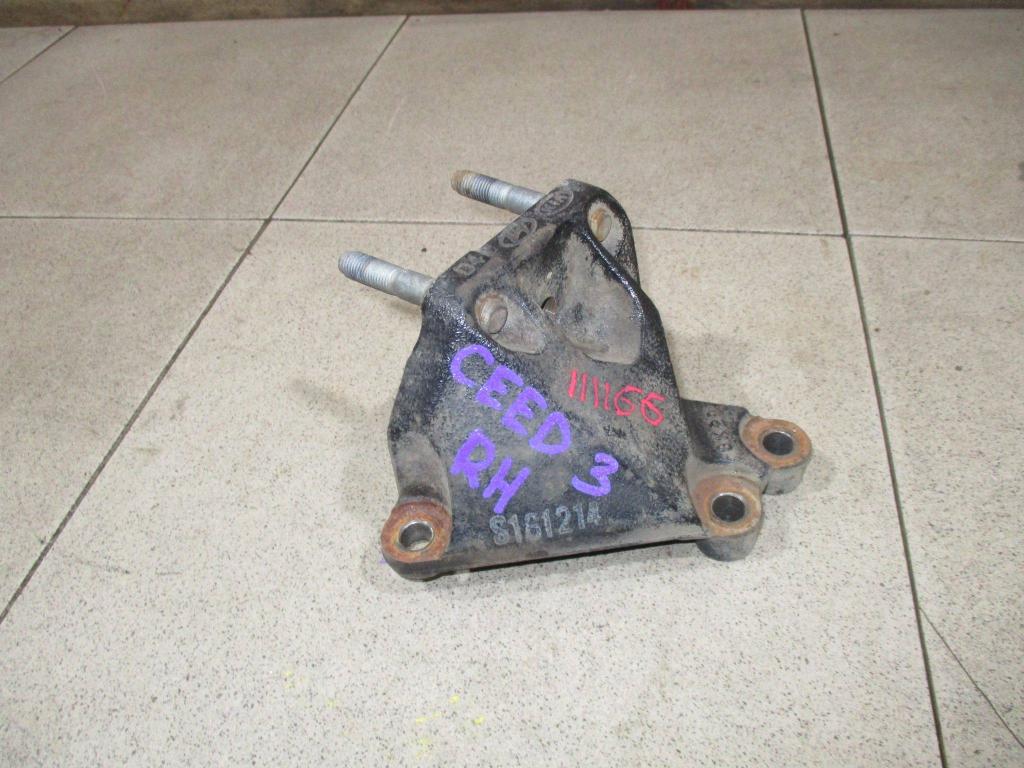 Кронштейн двигателя правый, 3000 рублей, Пермь