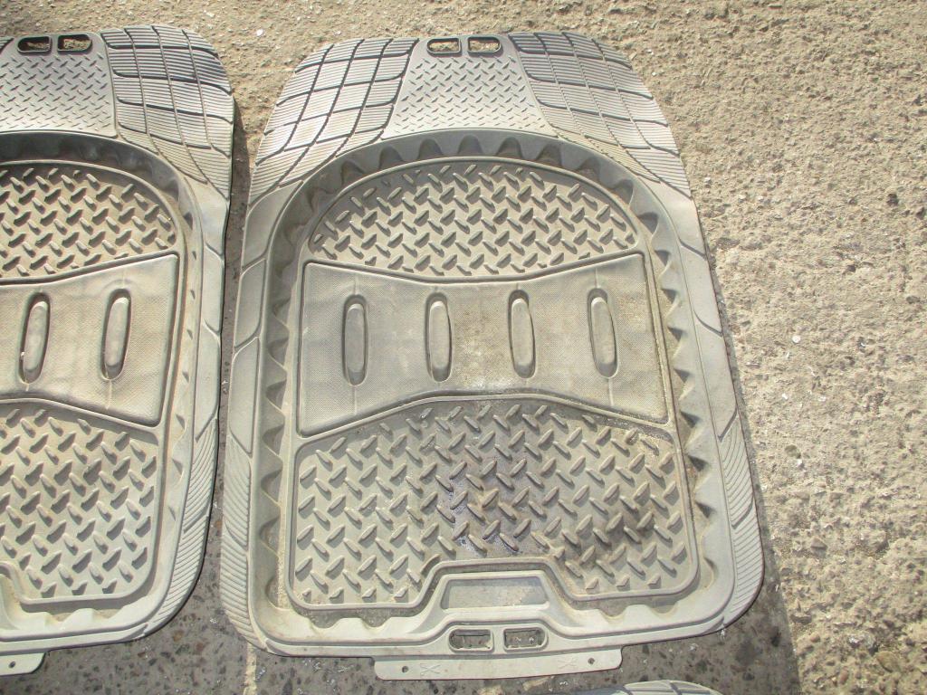 Комплект ковриков салона, 1500 рублей, Пермь