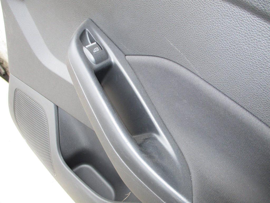 Обшивка двери задней правой, 1000 рублей, Пермь