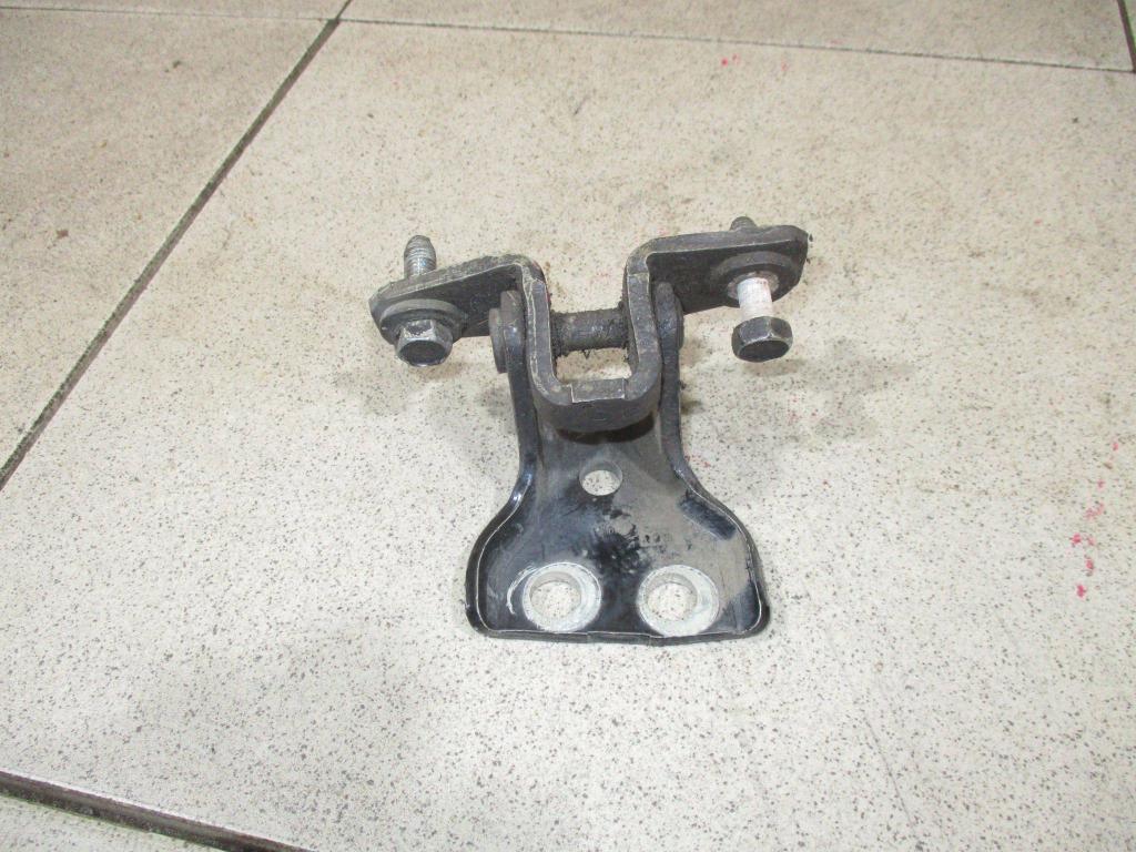 Петля двери задней левой верхняя, 500 рублей, Пермь