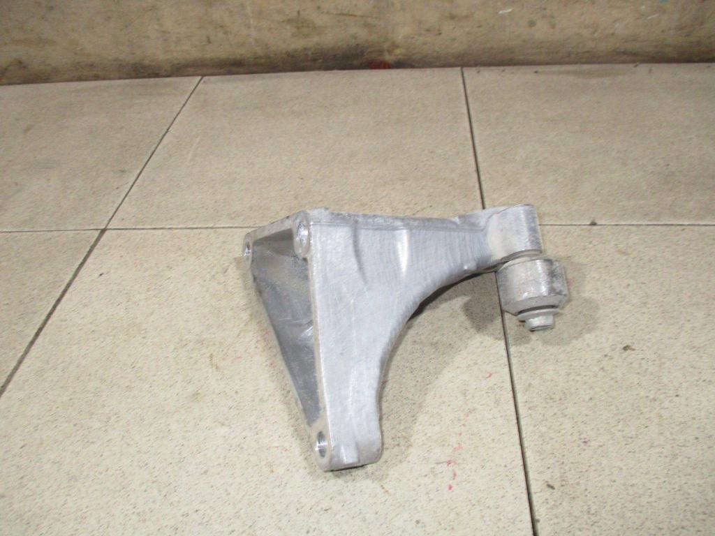 Кронштейн АКПП правый, 2000 рублей, Пермь