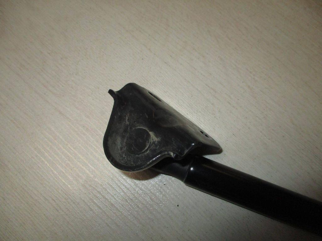 Амортизатор двери багажника, 500 рублей, Пермь