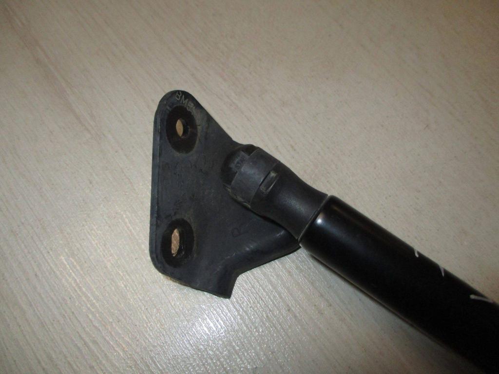 Амортизатор двери багажника, 500 рублей, Пермь