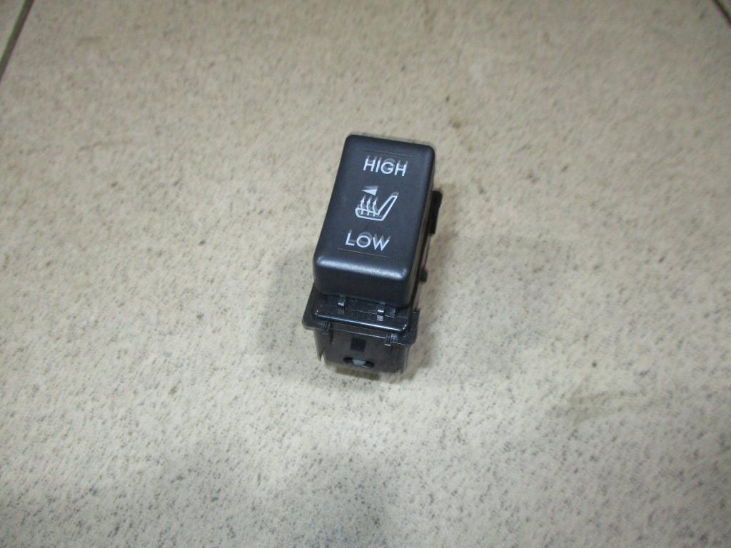 Кнопка обогрева сидений, 1000 рублей, Пермь