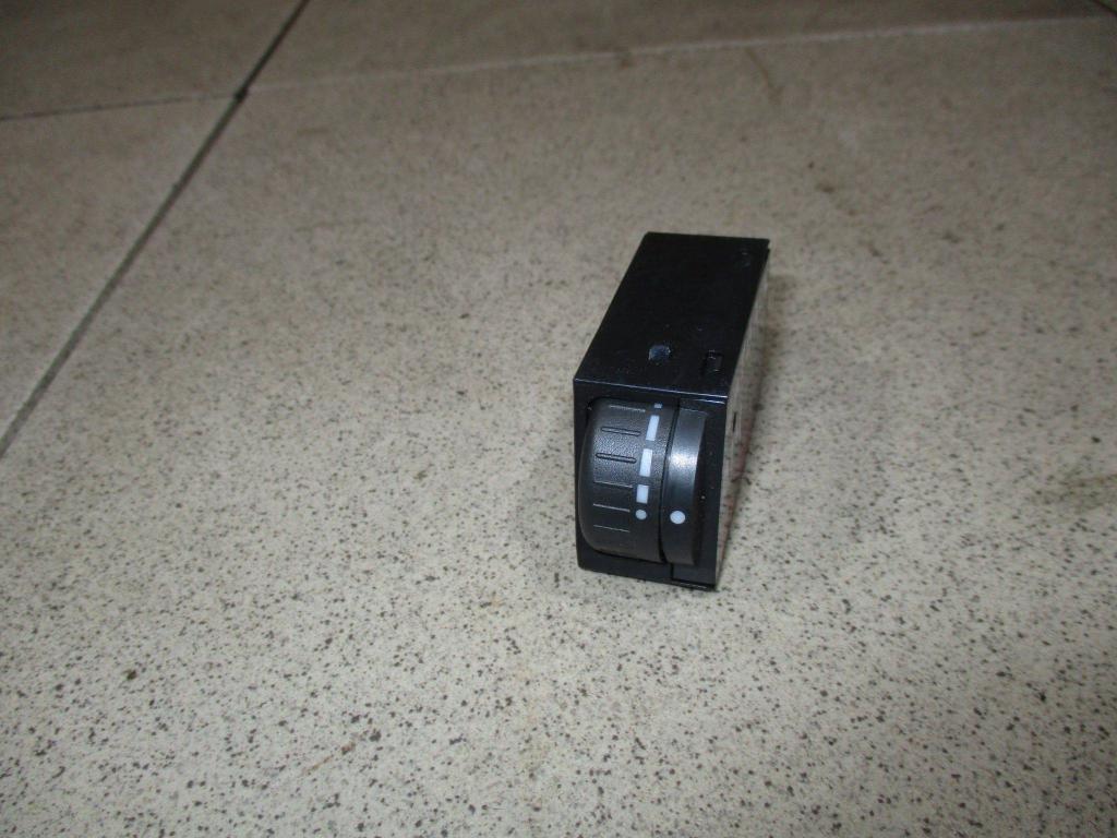 Кнопка освещения панели приборов, 500 рублей, Пермь