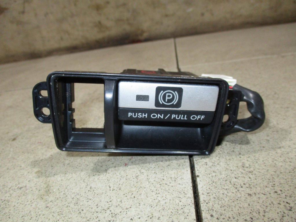 Кнопка фиксатора стояночного тормоза, 2000 рублей, Пермь