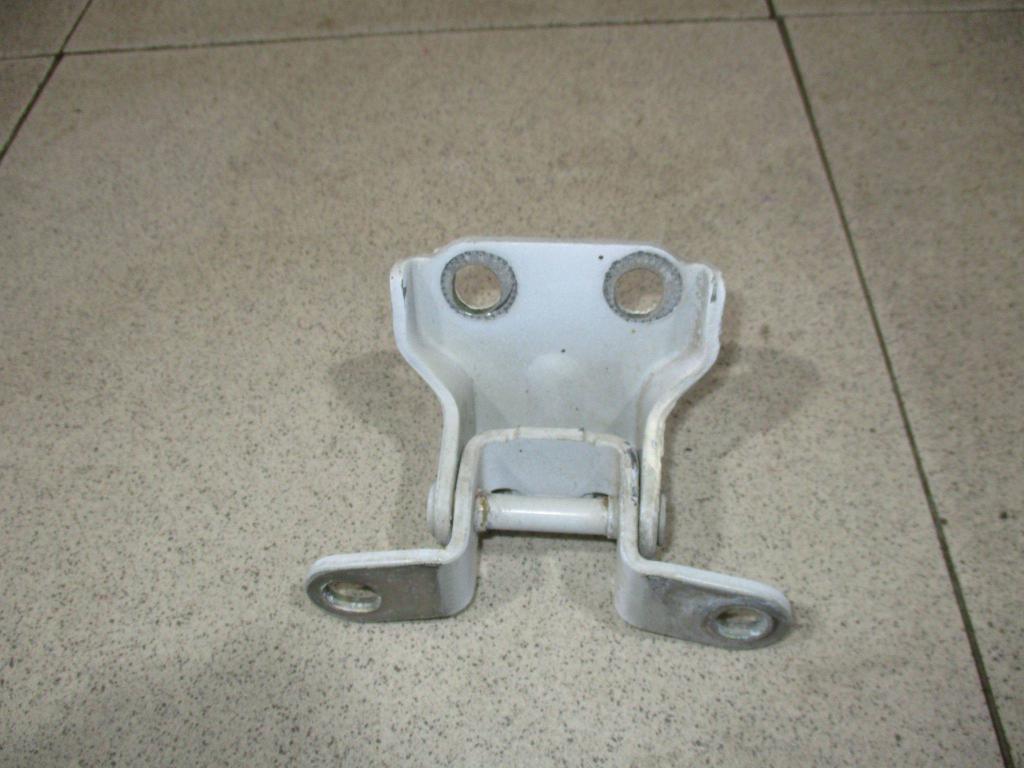 Петля двери передней правой нижняя, 500 рублей, Пермь