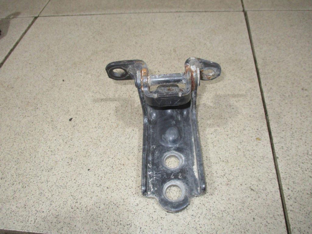 Петля двери задней правой нижняя, 500 рублей, Пермь