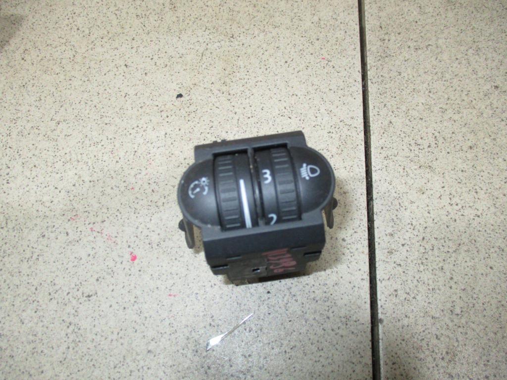 Кнопка корректора фар, 500 рублей, Пермь