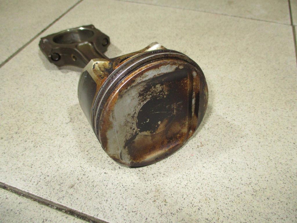 Поршень с шатуном, 2000 рублей, Пермь