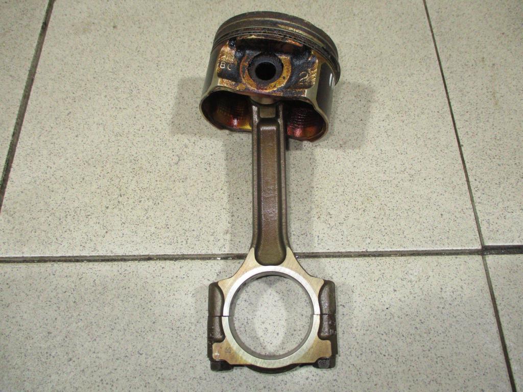 Поршень с шатуном, 2000 рублей, Пермь