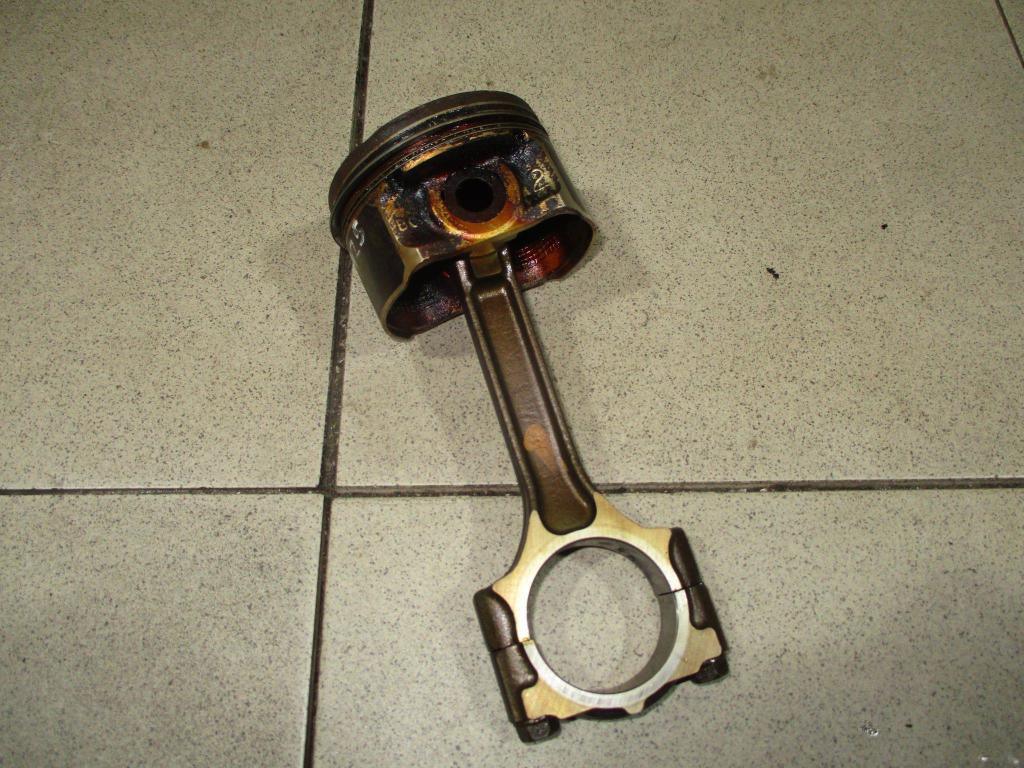 Поршень с шатуном, 2000 рублей, Пермь