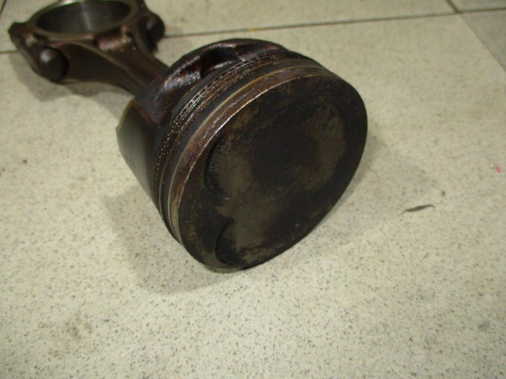 Поршень с шатуном, 1600 рублей, Пермь