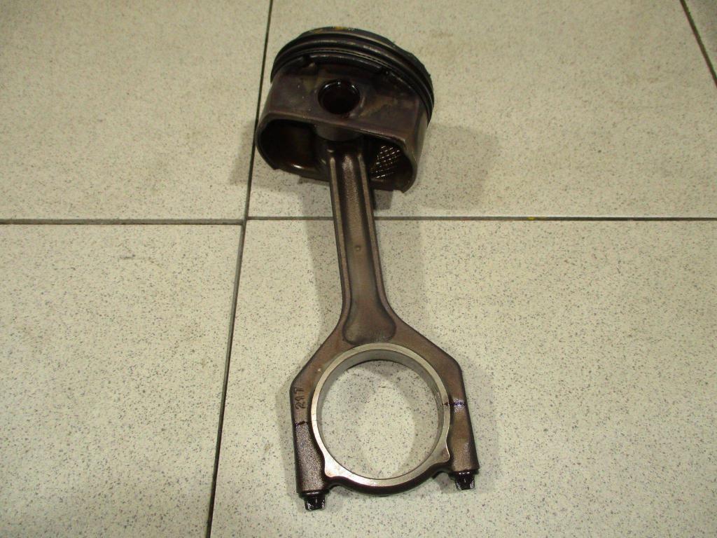 Поршень с шатуном, 3500 рублей, Пермь