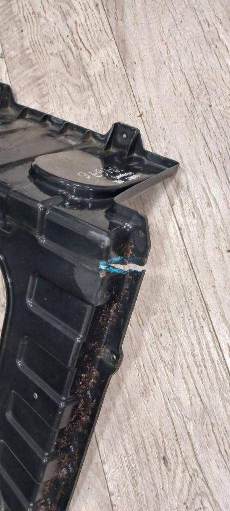 Пыльник двигателя боковой правый, 1000 рублей, Пермь