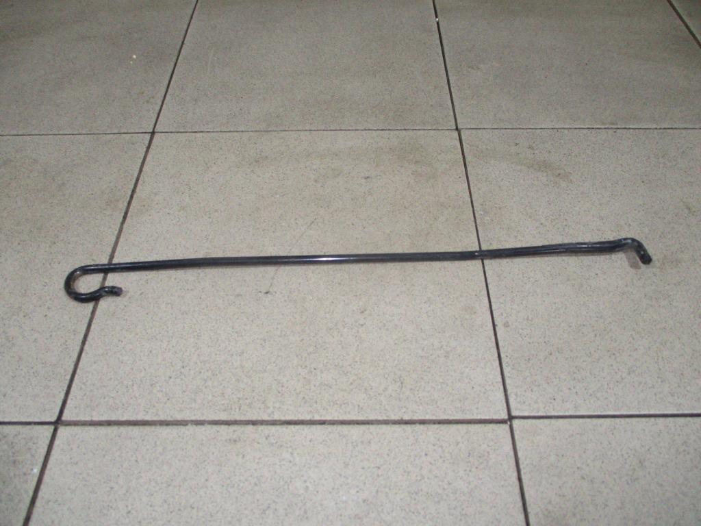 Держатель капота, 500 рублей, Пермь