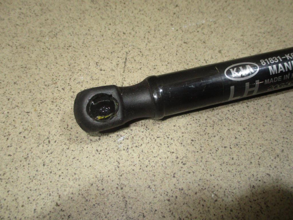 Амортизатор двери багажника, 1500 рублей, Пермь