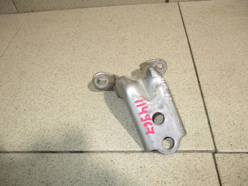 Петля двери задней левой нижняя, 1000 рублей, Пермь