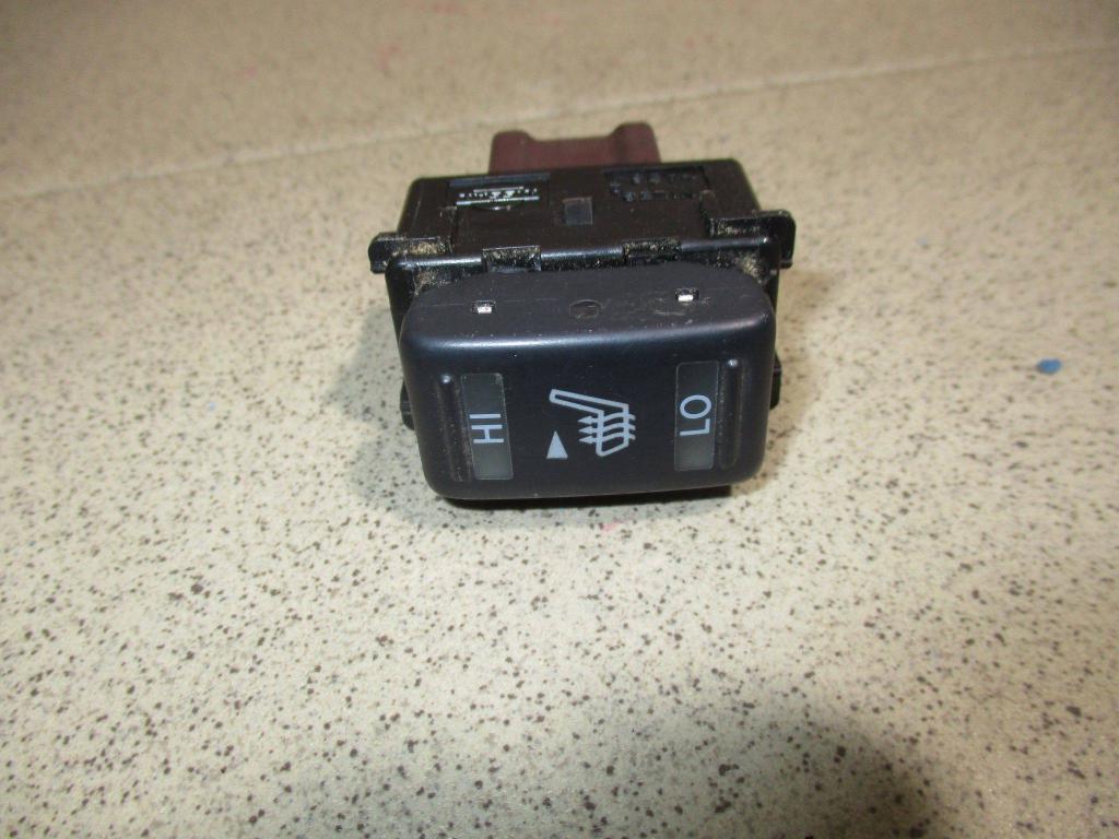 Кнопка обогрева сидений, 700 рублей, Пермь