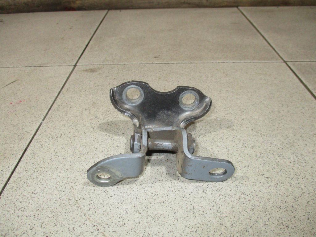 Петля двери задней правой верхняя, 550 рублей, Пермь