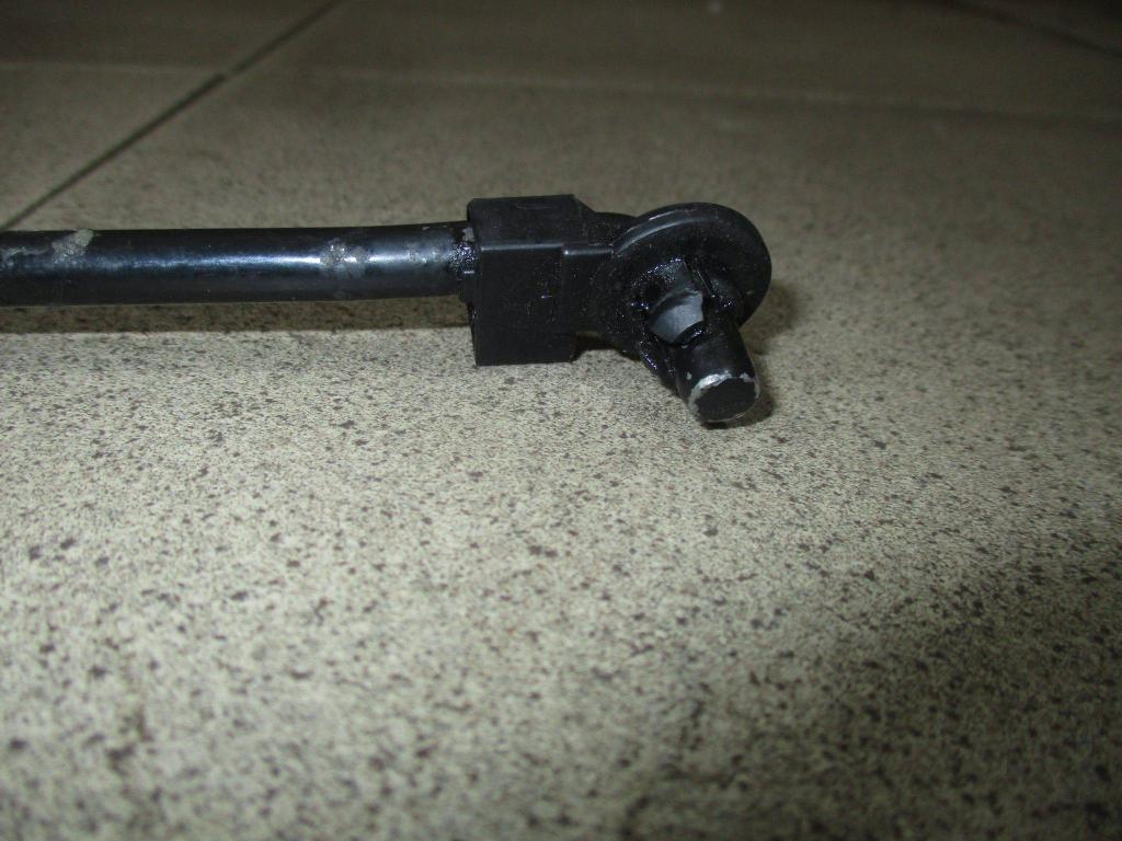 Держатель капота, 500 рублей, Пермь