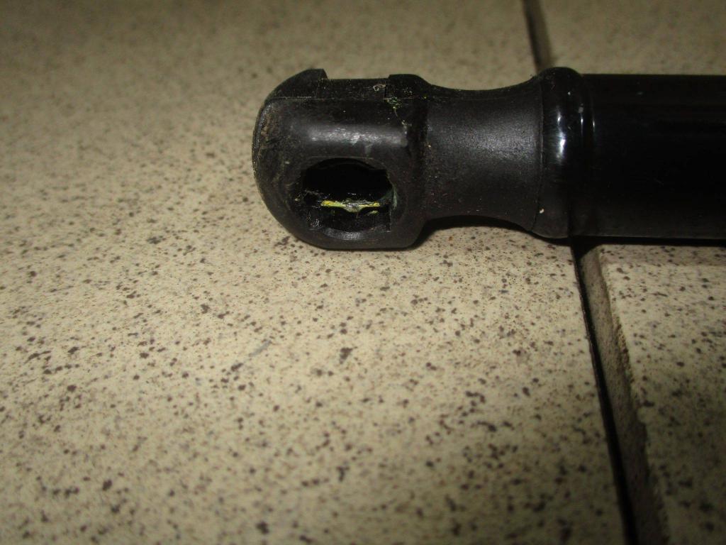 Амортизатор двери багажника, 1500 рублей, Пермь