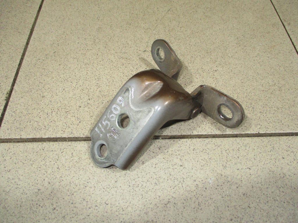 Петля двери передней правой верхняя, 500 рублей, Пермь