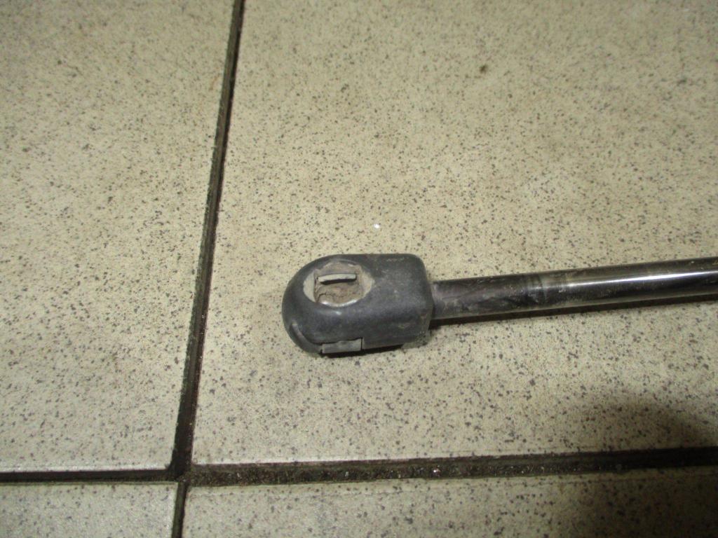 Амортизатор двери багажника, 500 рублей, Пермь