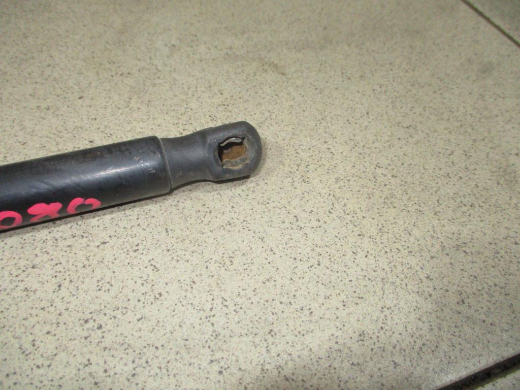 Амортизатор двери багажника, 500 рублей, Пермь