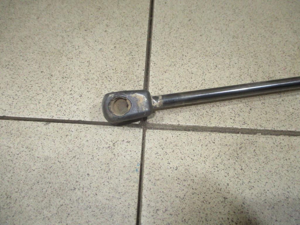 Амортизатор двери багажника, 500 рублей, Пермь