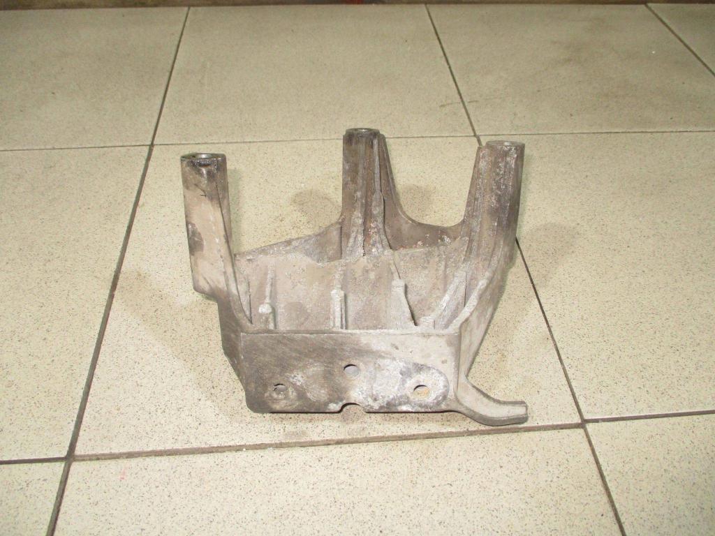 Кронштейн двигателя правый, 1400 рублей, Пермь