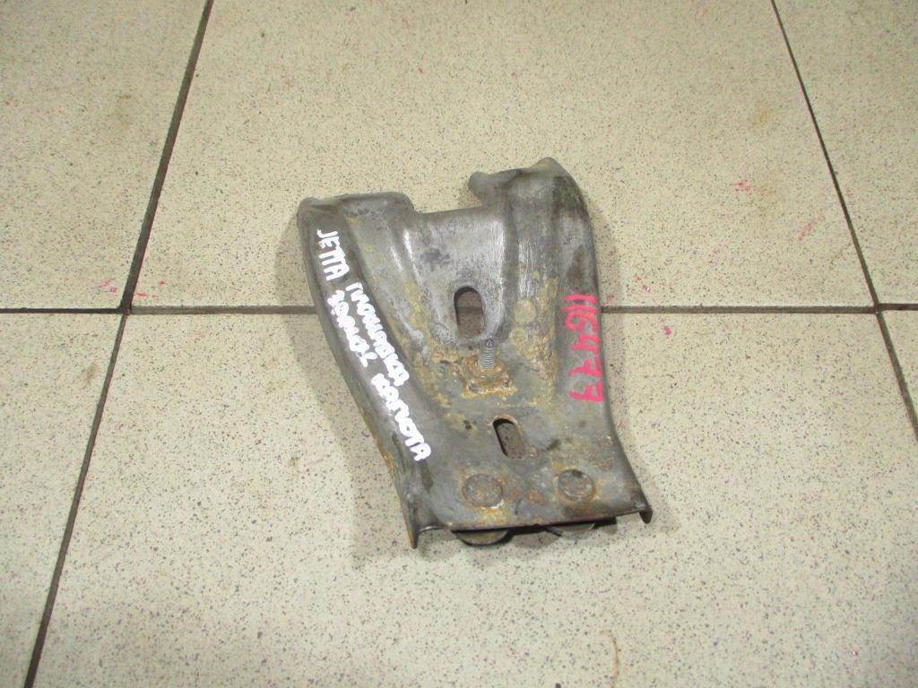 Кронштейн замка капота, 2000 рублей, Пермь