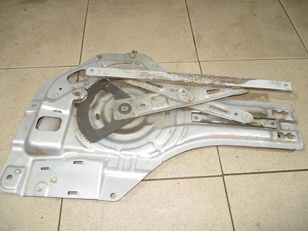 Стеклоподъемник задний правый, 1000 рублей, Пермь