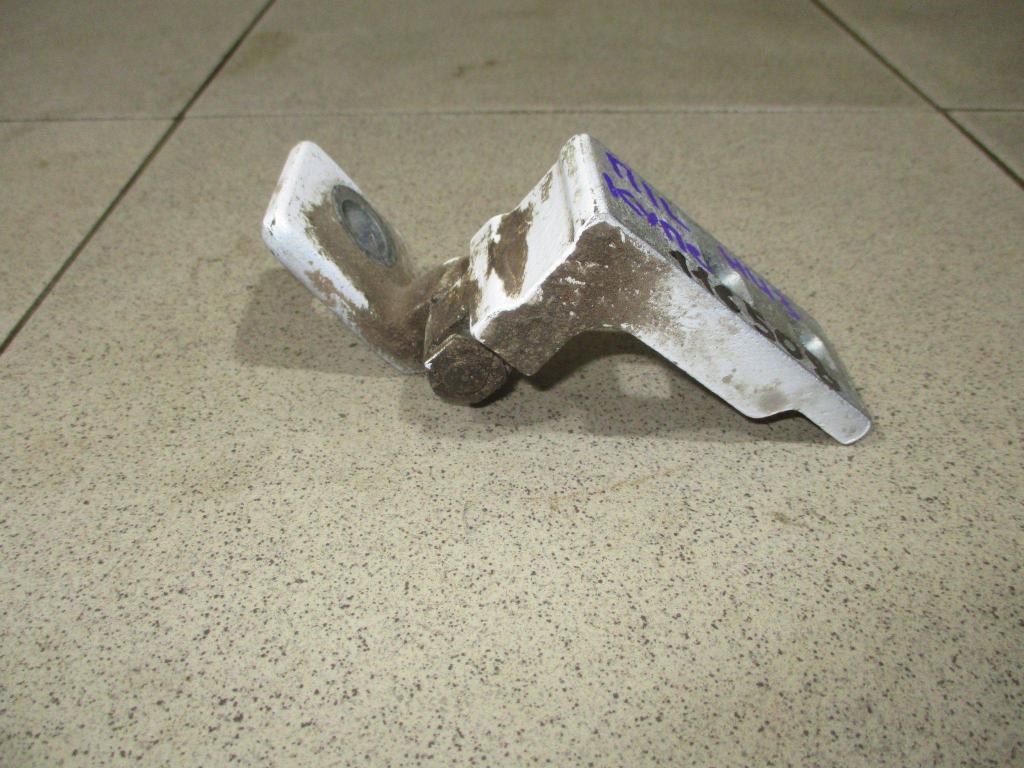 Петля двери передней левой нижняя, 800 рублей, Пермь