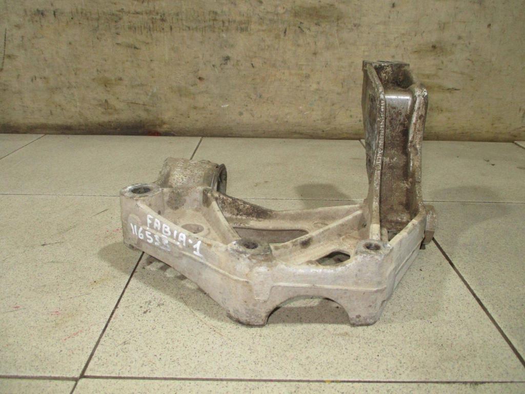 Кронштейн переднего рычага, 2000 рублей, Пермь