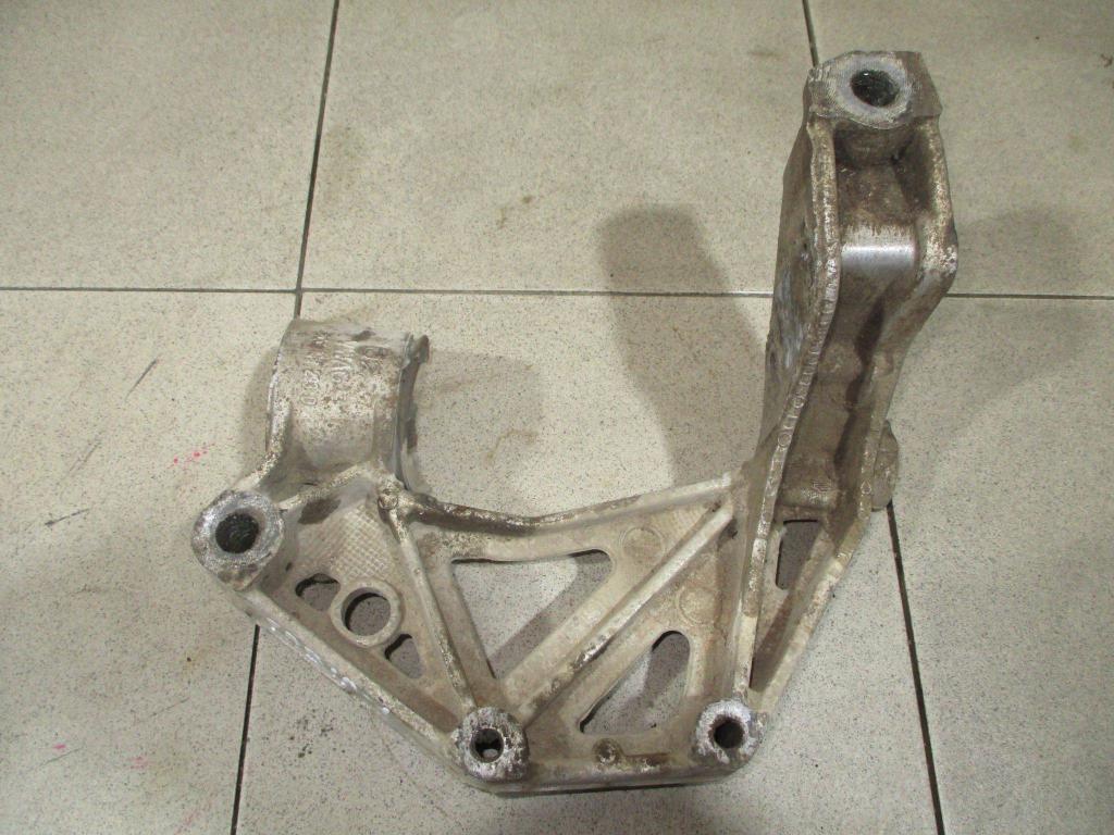 Кронштейн переднего рычага, 2000 рублей, Пермь