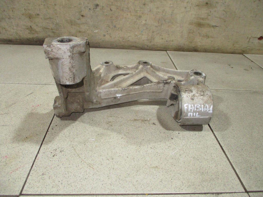 Кронштейн переднего рычага, 2000 рублей, Пермь