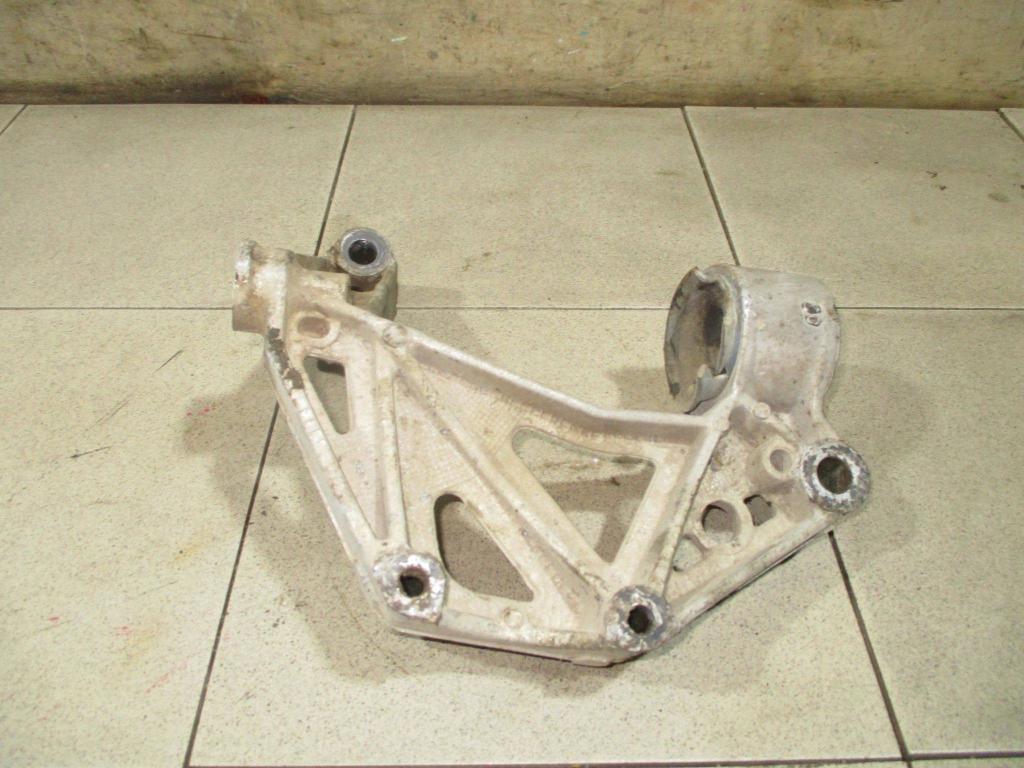 Кронштейн переднего рычага, 2000 рублей, Пермь