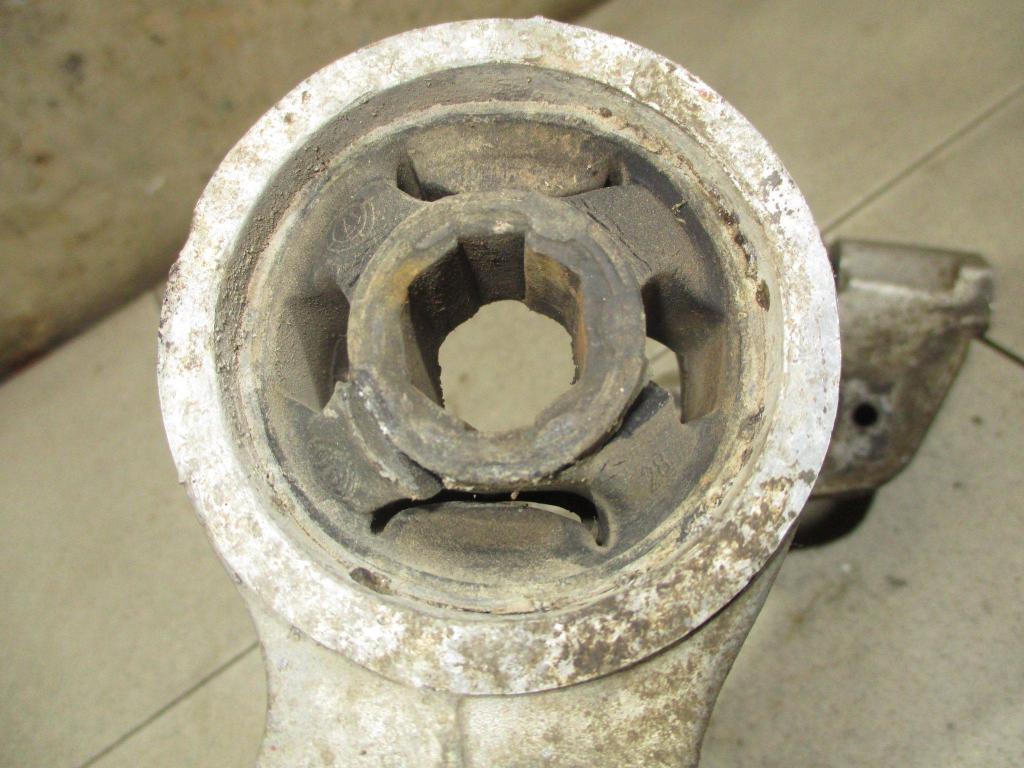 Кронштейн переднего рычага, 2000 рублей, Пермь