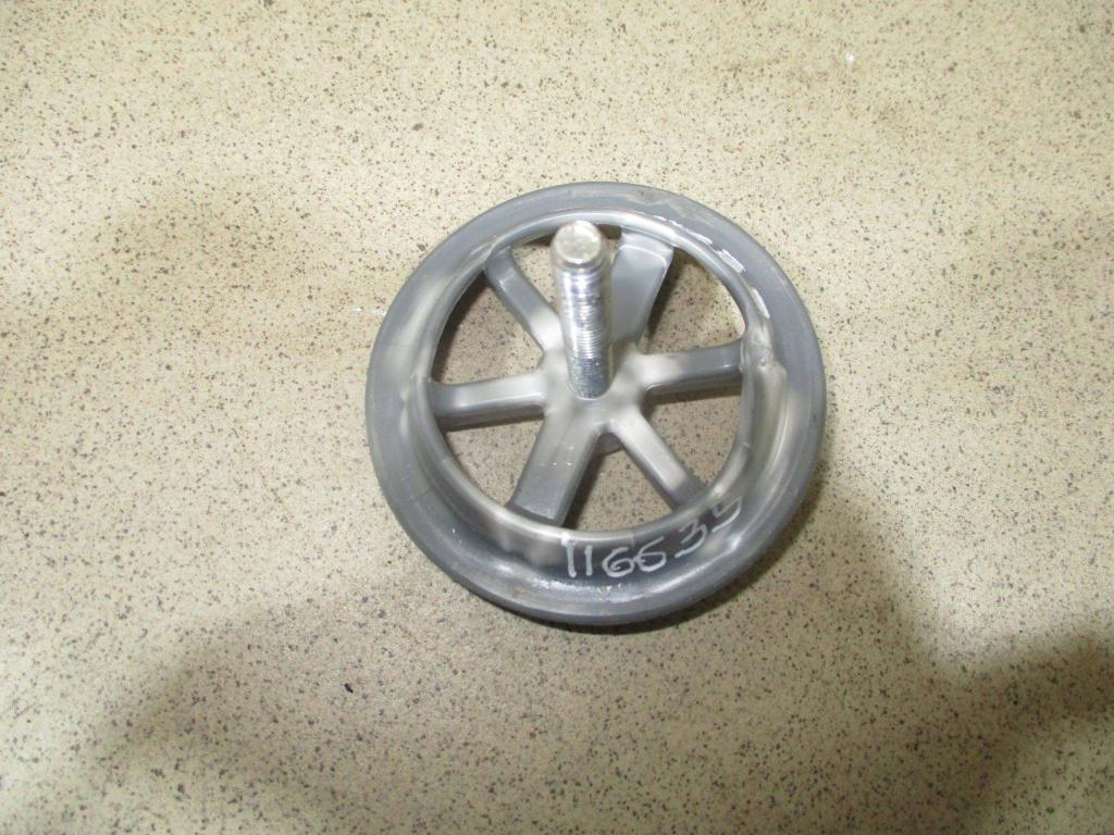 Болт крепления запасного колеса, 500 рублей, Пермь